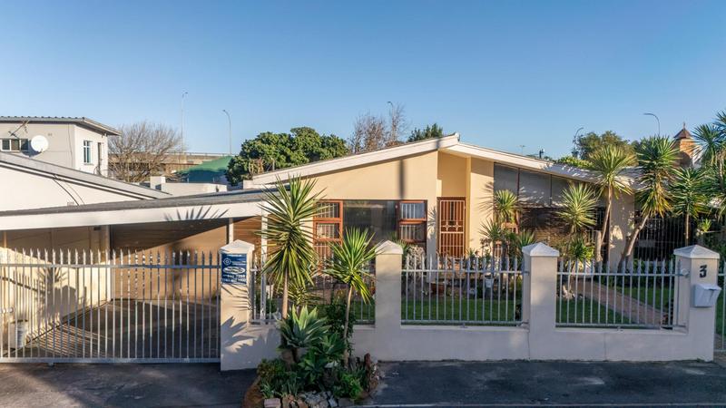 3 Bedroom Property for Sale in Clamhall Western Cape